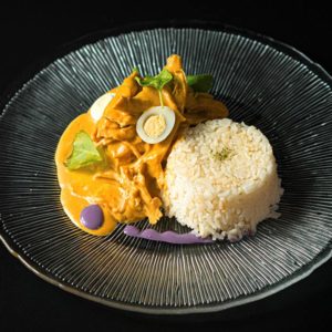 Ají de gallina. Restaurante peruano Inti de Oro Castellana.